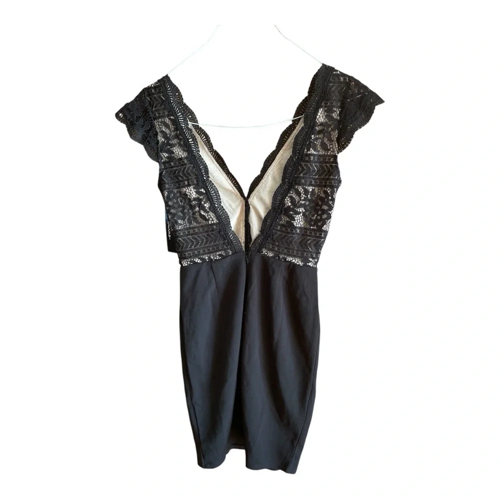 NWT Lulu’s Give A Glam Black Lace Bodycon Dress